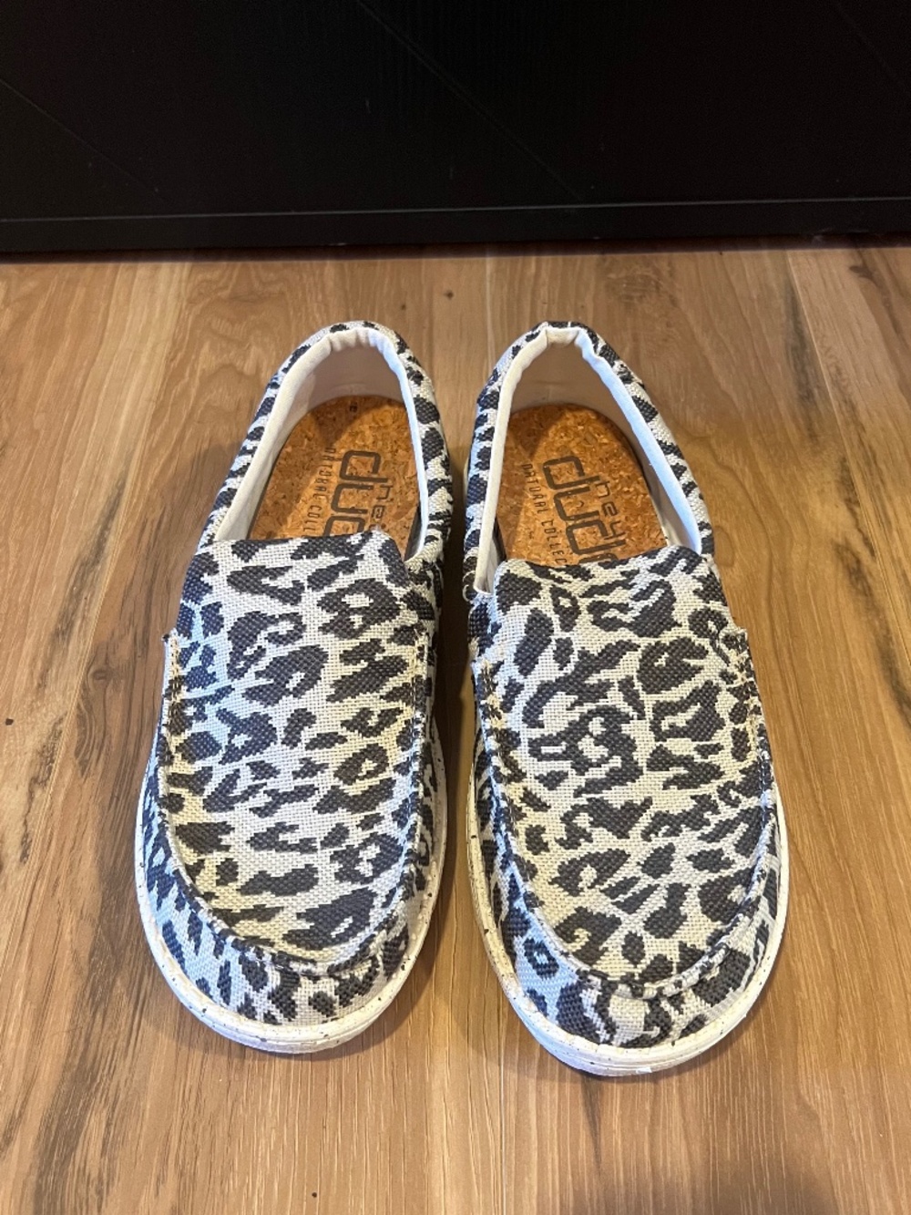 Hey Dude- Misty Woven Grey Cheetah Print- Size 9- Like New
